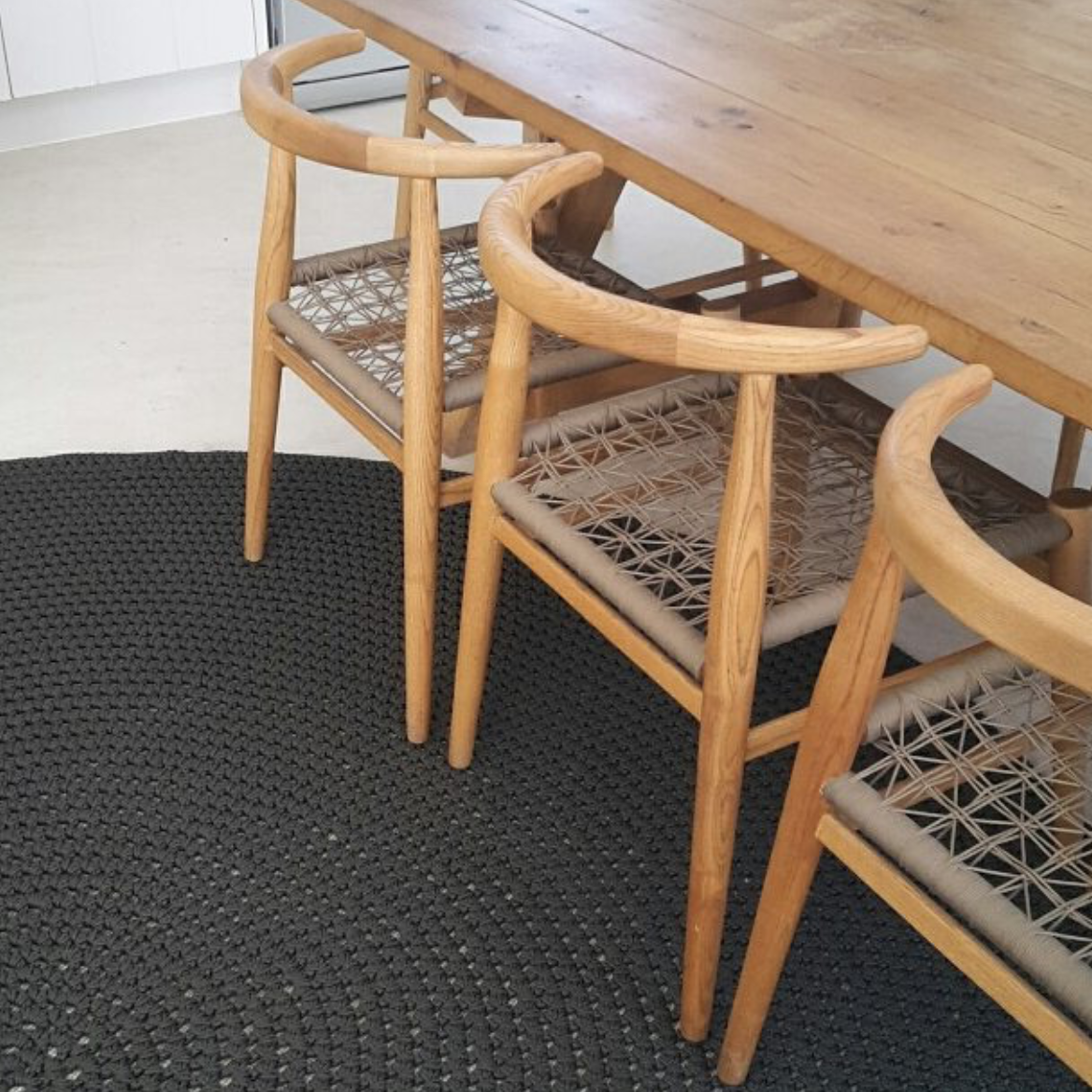 ROBALA CUSTOM MADE ROUND RUG BY FIBRE DESIGNS. The Verandah Collection rugs are hard-wearing, elegant & luxurious, suitable for an indoor or outdoor setting & easy to maintain. 