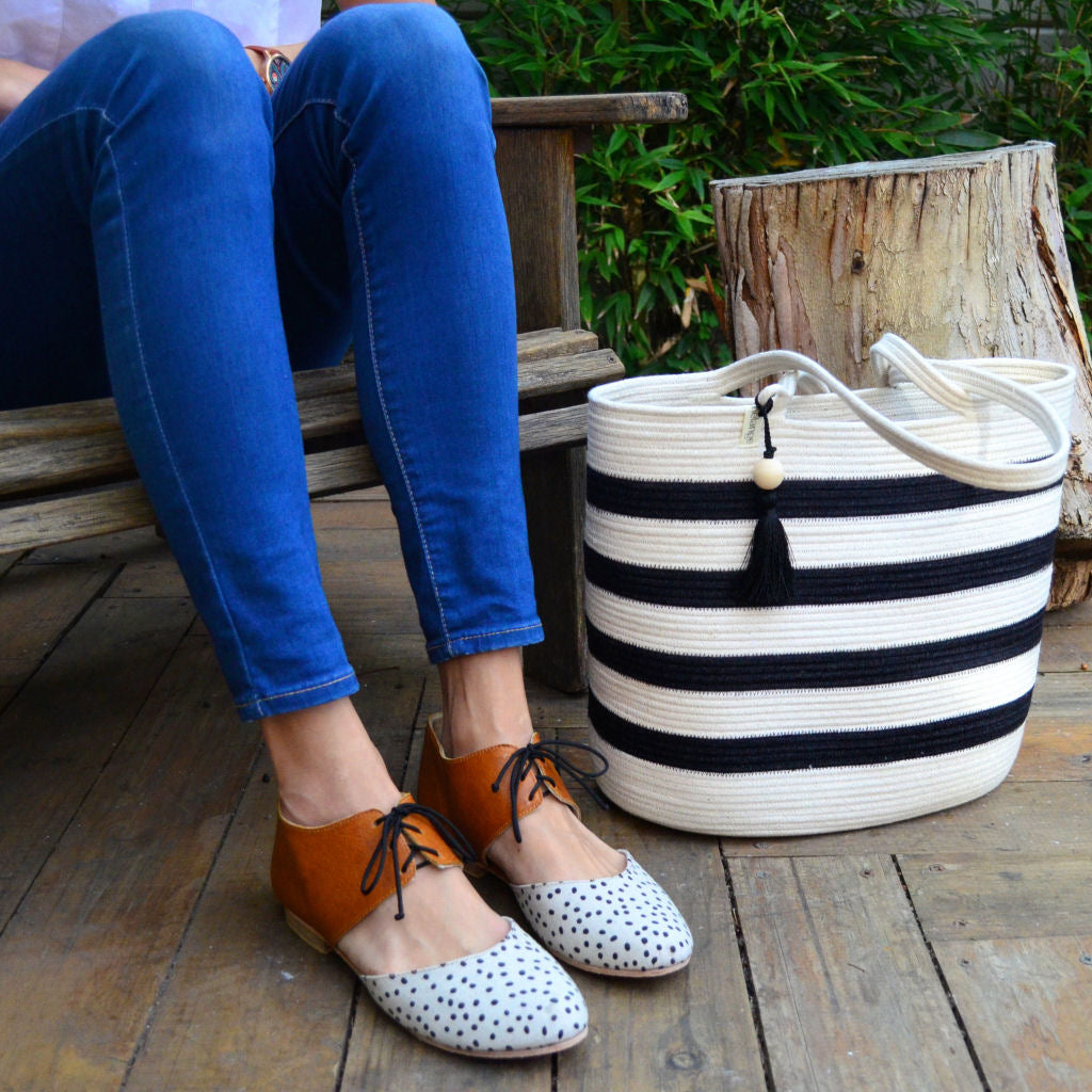 SHOPPER BAG IVORY WITH BLACK STRIPES
