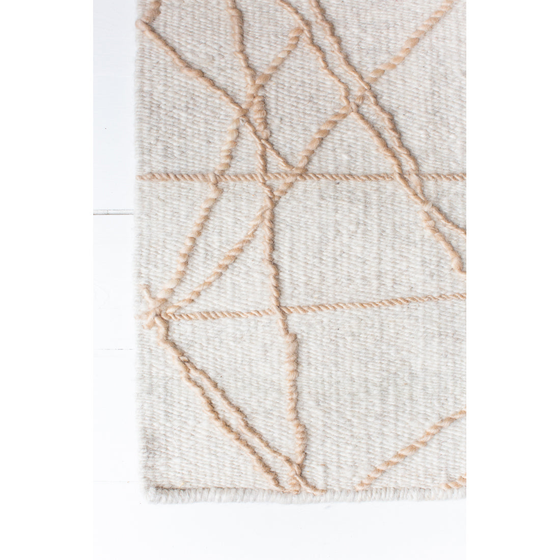 strata_20thin_20spun_20karakul_20with_20mohair_20lines_cd8c29b2-376a-45bd-b379-5cdf2acec4a1.jpg