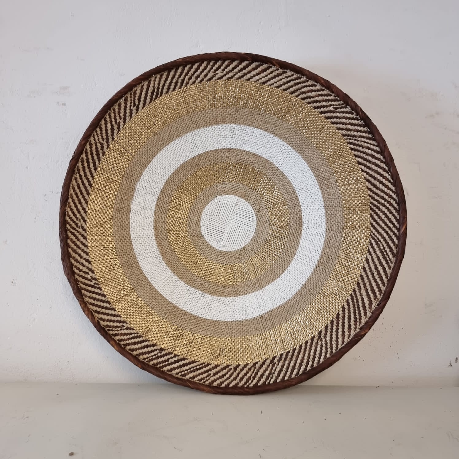 tonga_20white_20_20gold7_149314f0-d1c2-45fa-b261-1f9251805d57.jpg